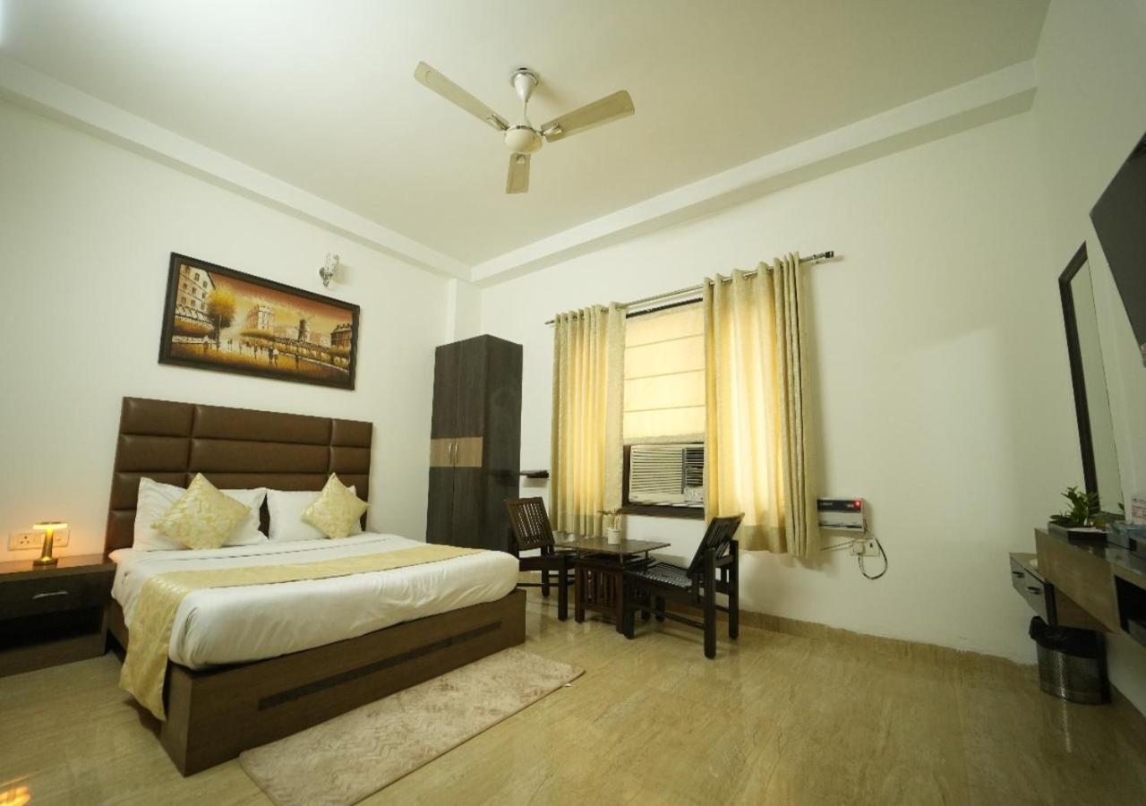 Runway Residency At Pitampura