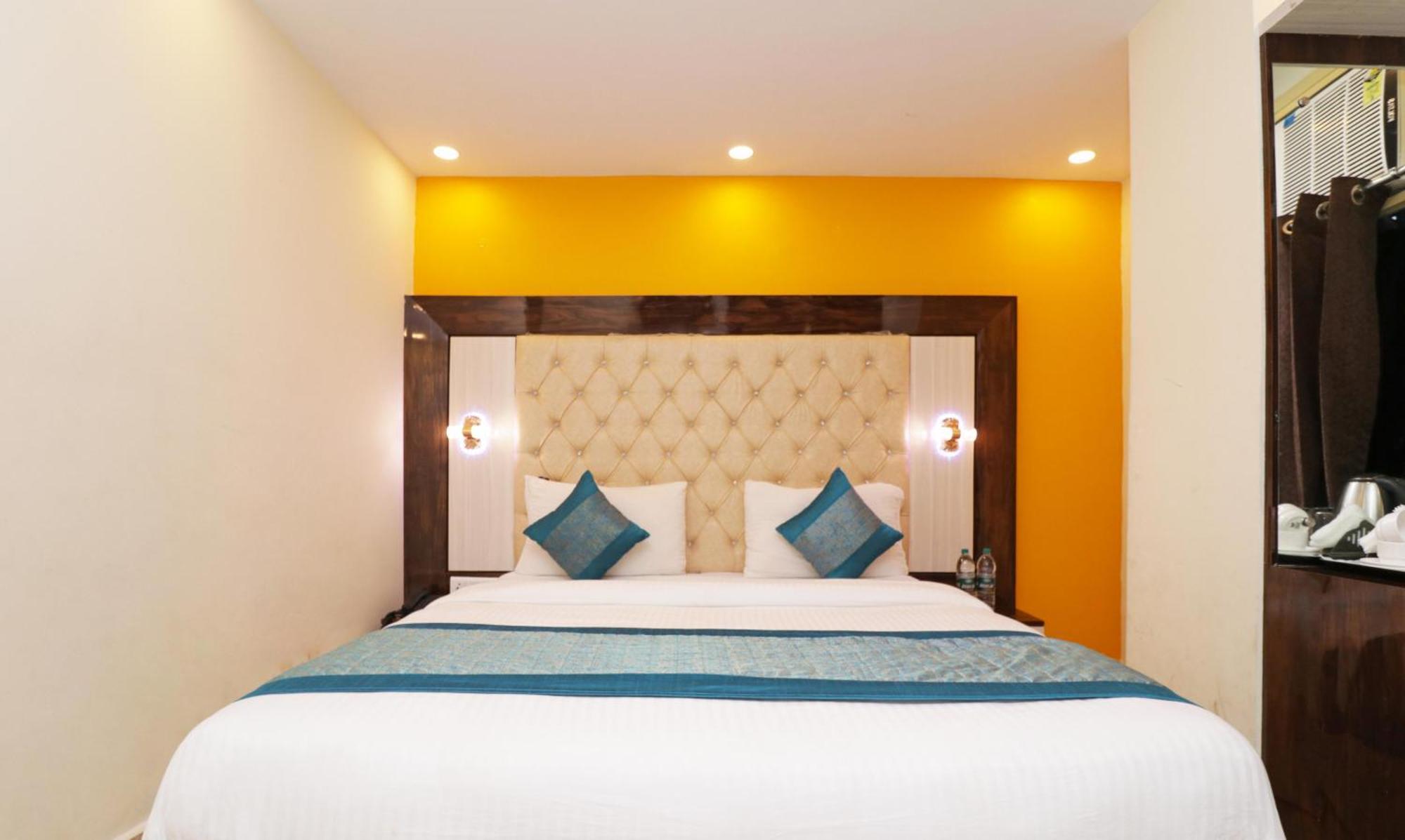 Hotel Shivaka - Delhi Airport 3*