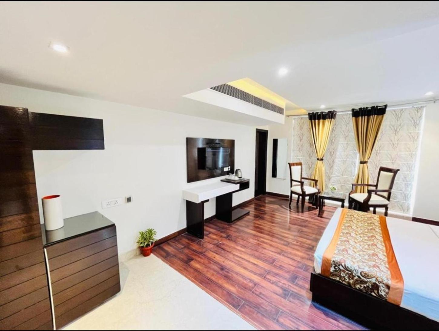 Anutham At Saket