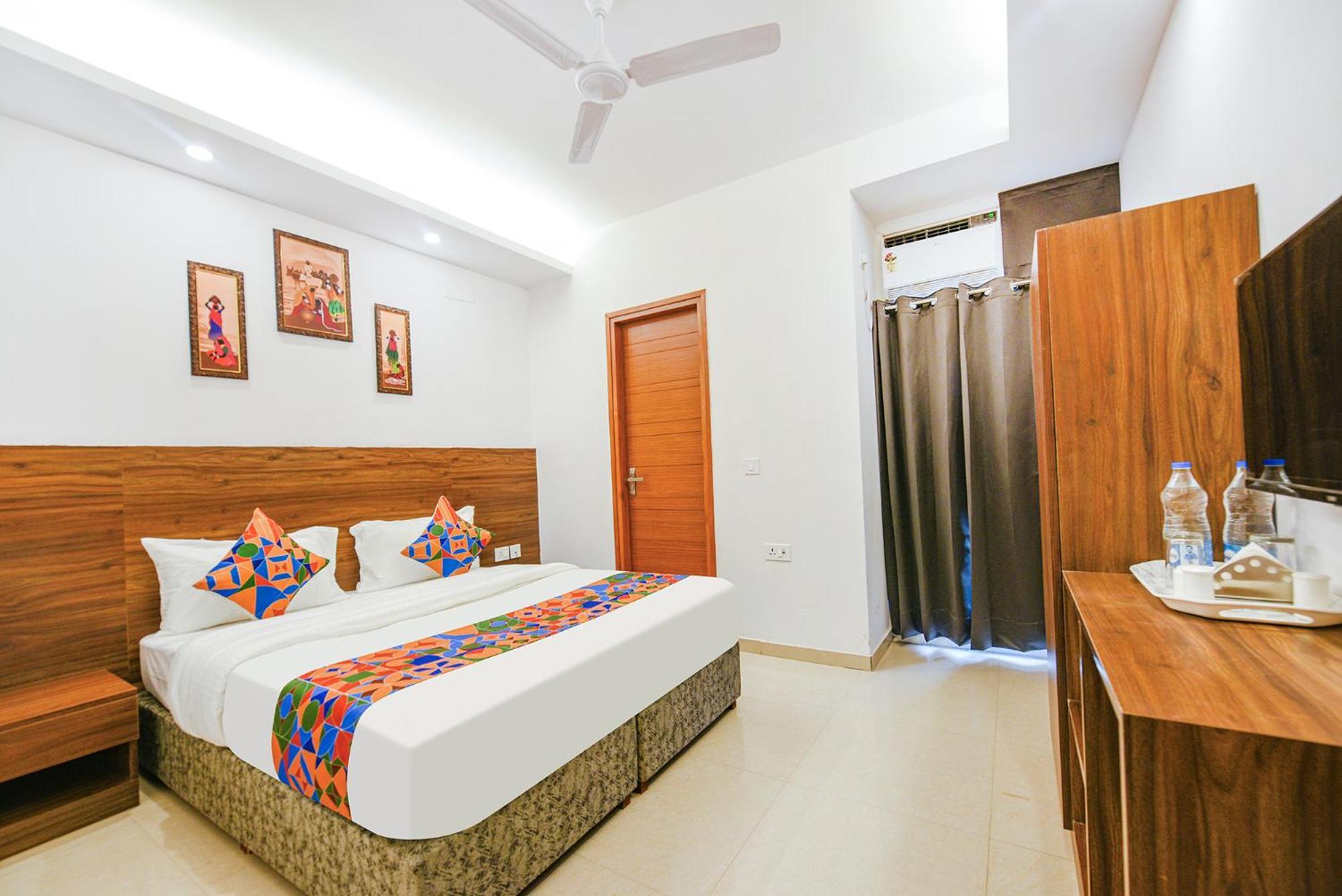 Hotel Fabhotel Sparkling