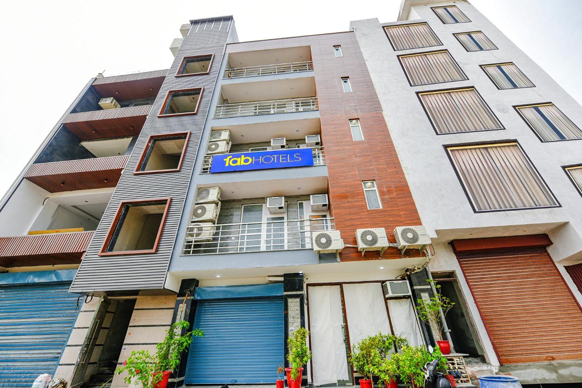 Fabhotel Sparkling Hotel