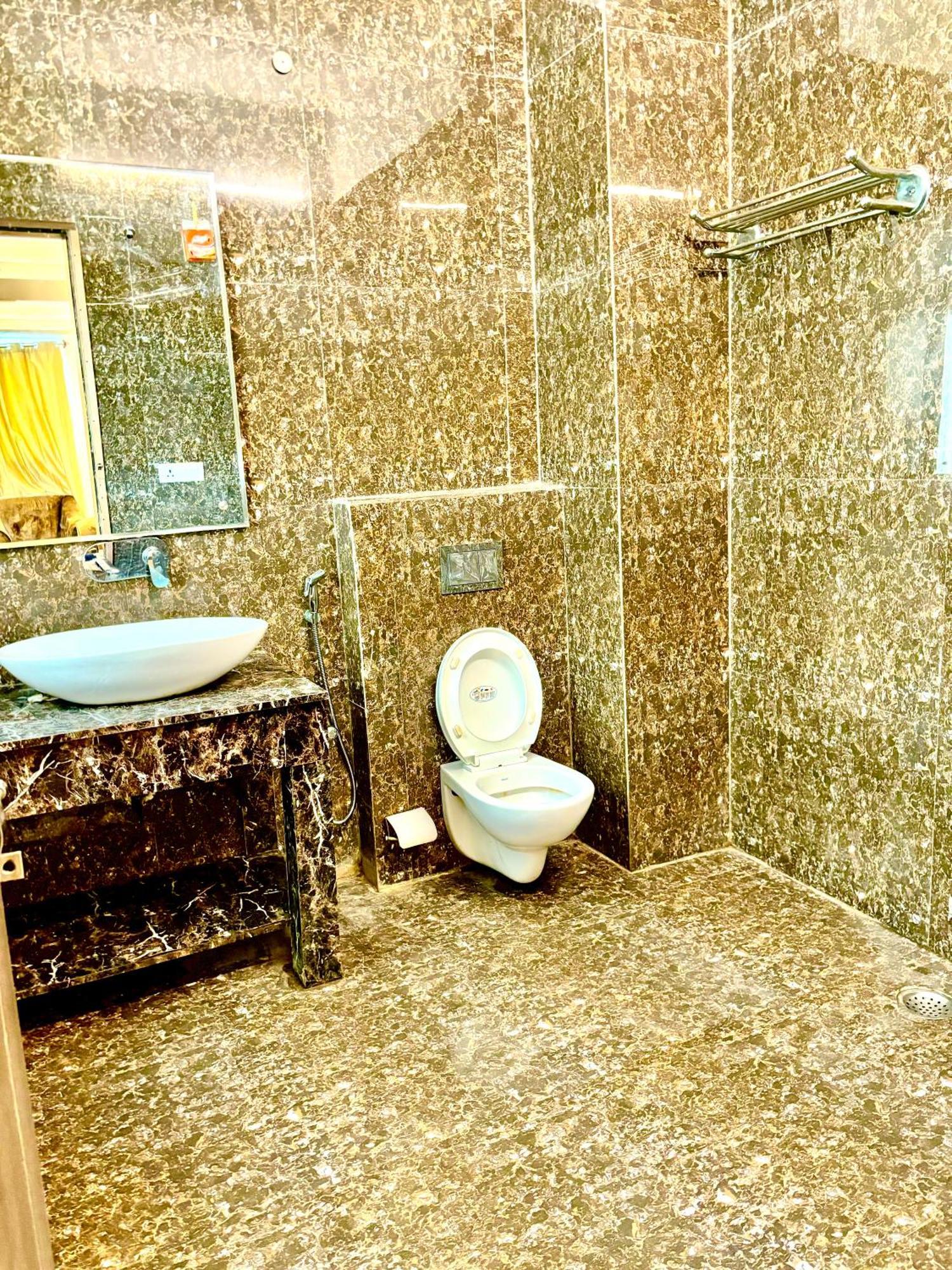 Pushpanjali Hotel
