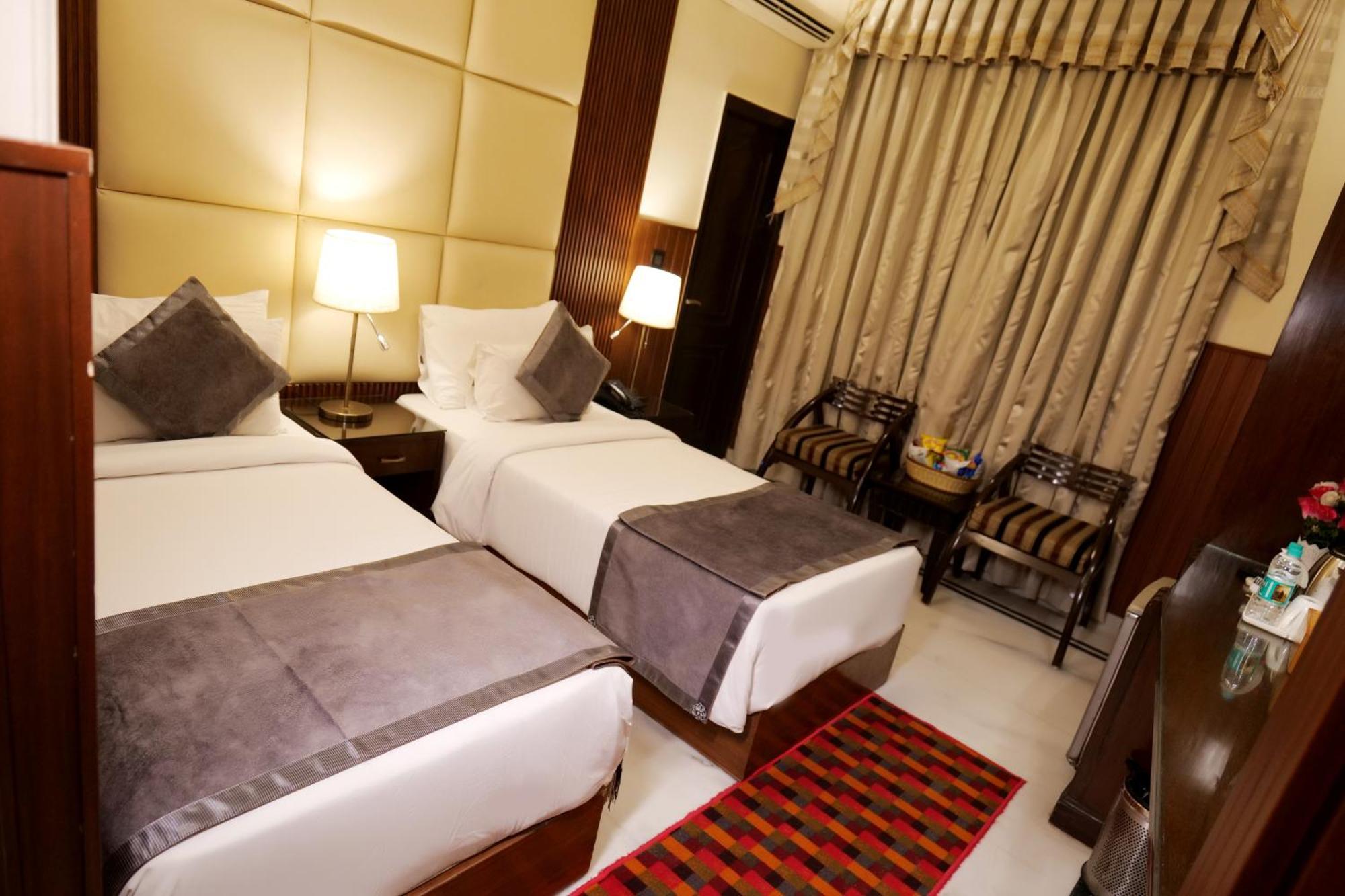 Wood Castle Hotel