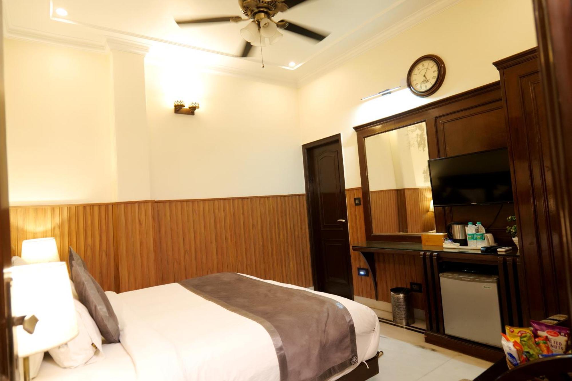 Hotel Wood Castle 3*