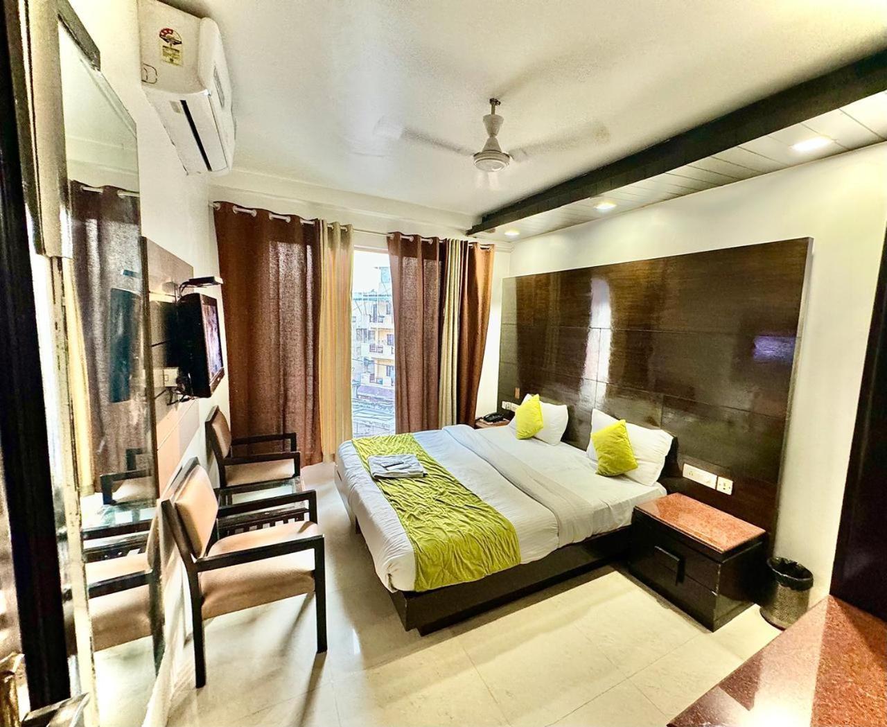 Pride, Karol Bagh Hotel 3*