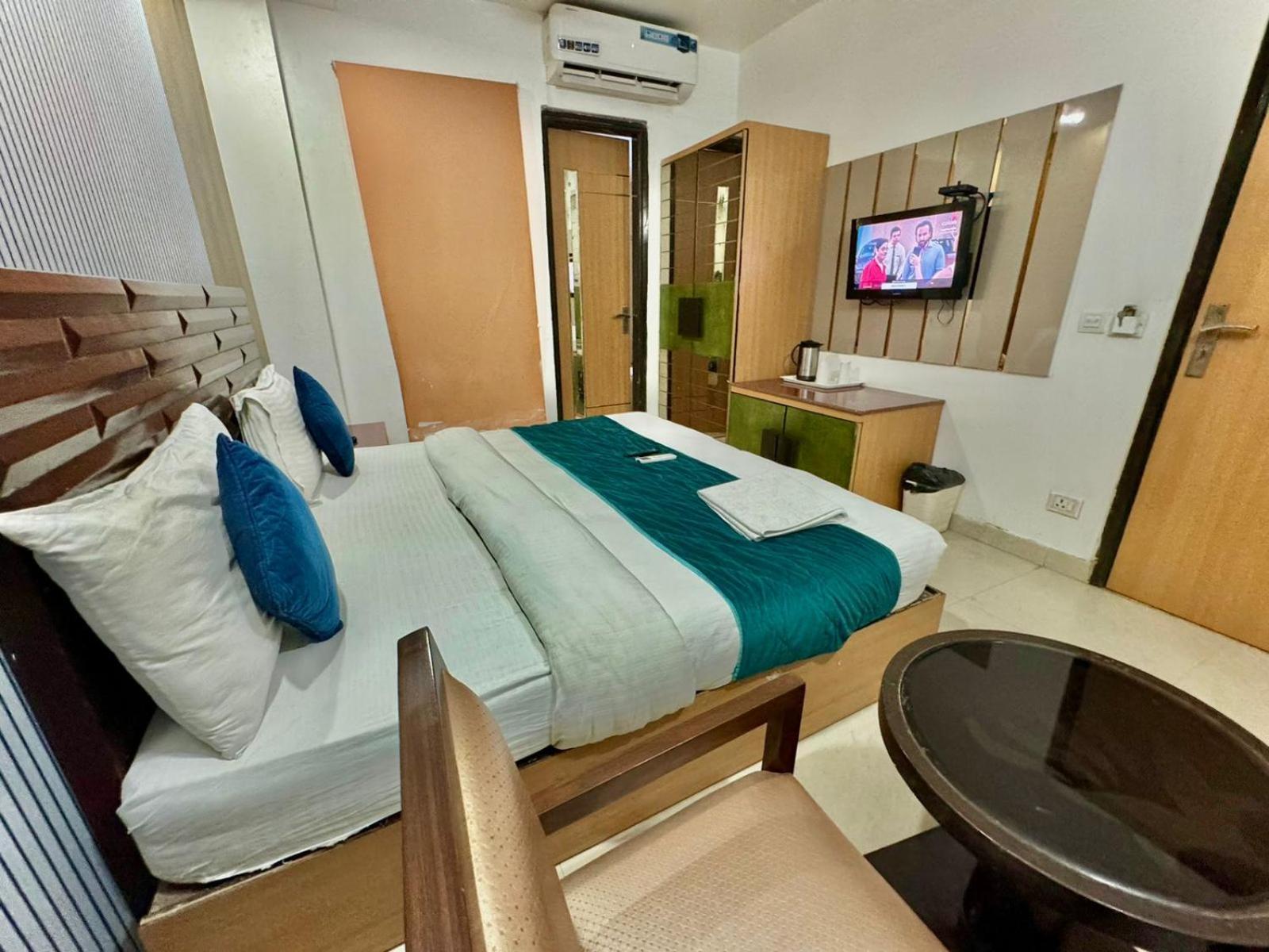 Pride, Karol Bagh 3*