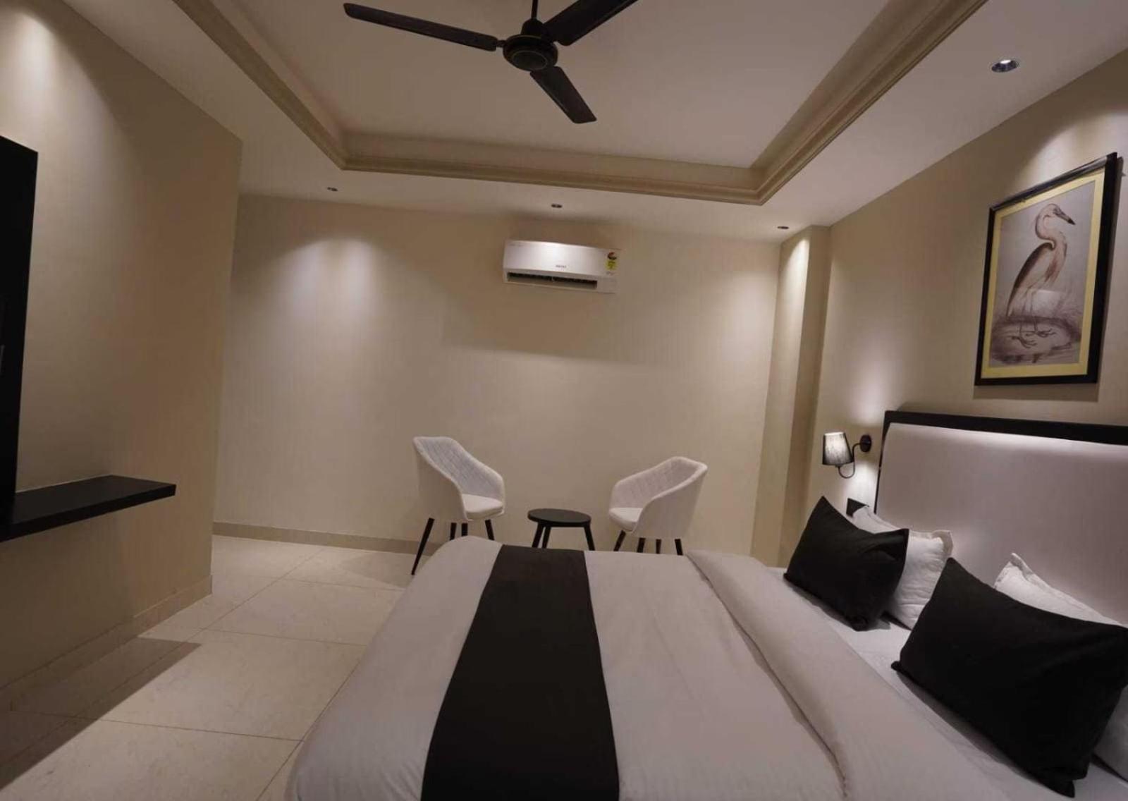City Lite Near Igi Delhi Airport Hotel 4*