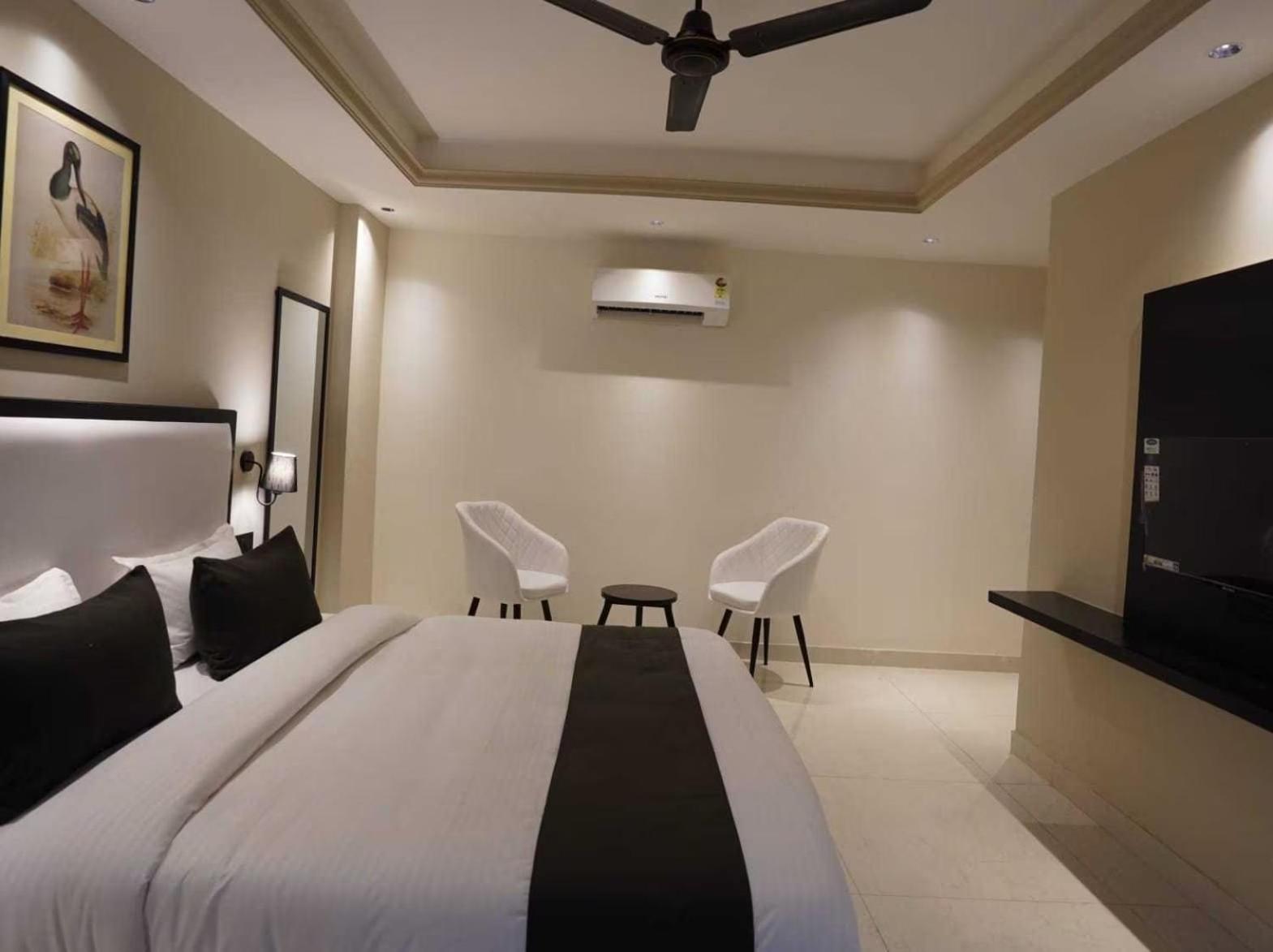 City Lite Near Igi Delhi Airport Hotel