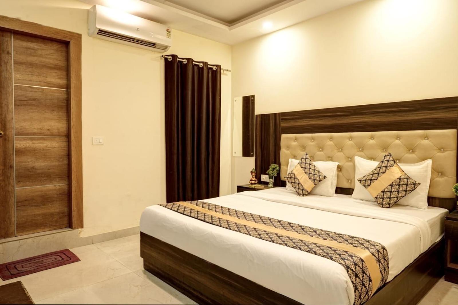 City Lite Near Igi Delhi Airport Hotel 4*