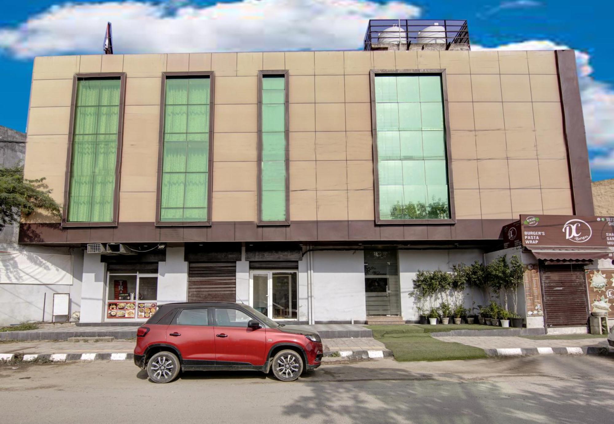 Silky Igi Airport Delhi 4* New Delhi