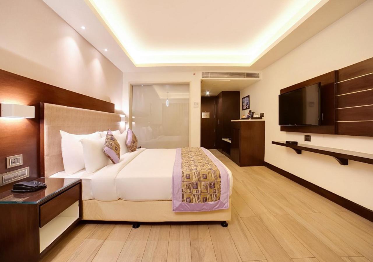 Hotel Belwood Near Delhi Airport