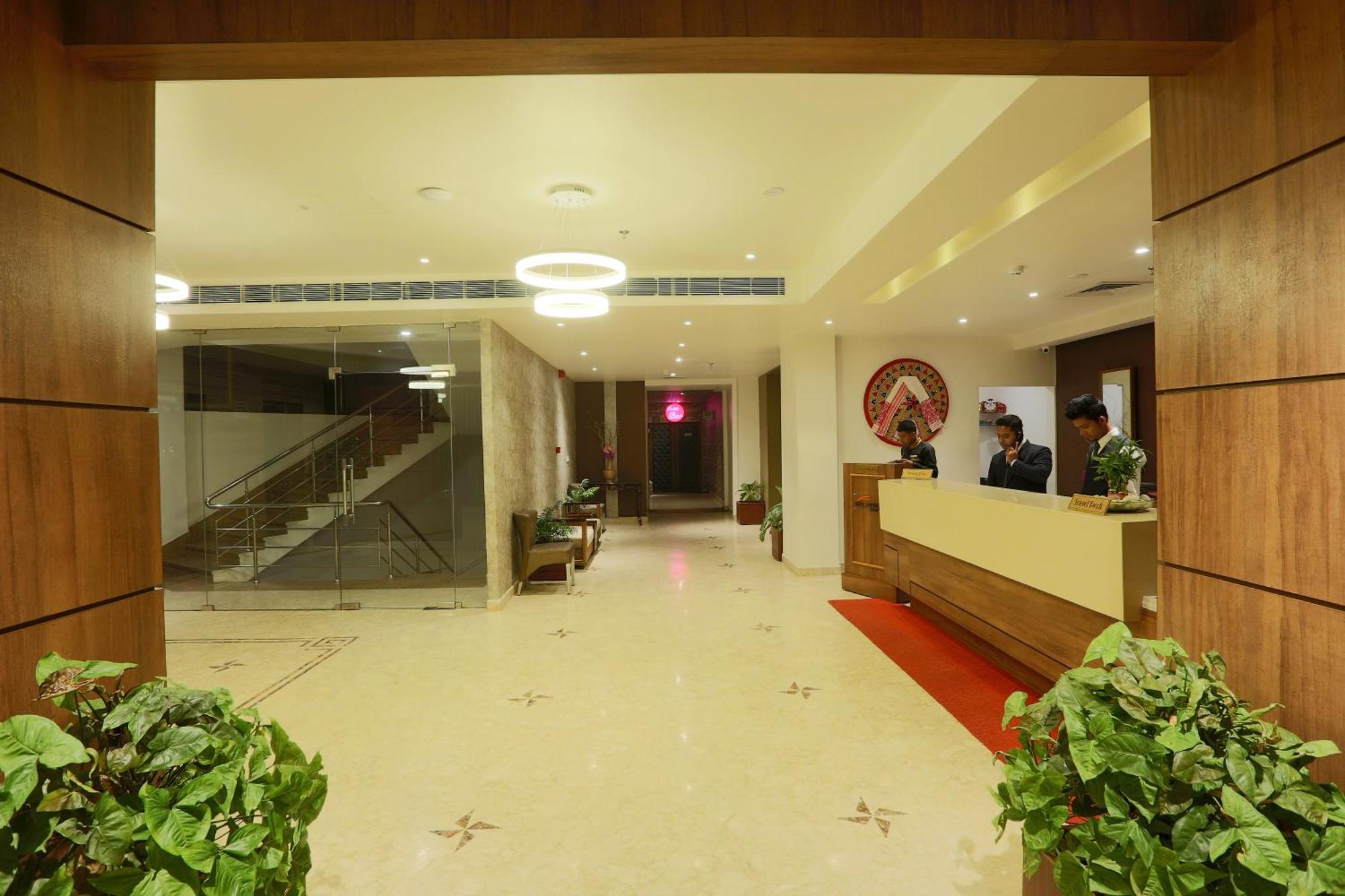 Cardinal Express Oxmo Igi Airport Delhi 4*