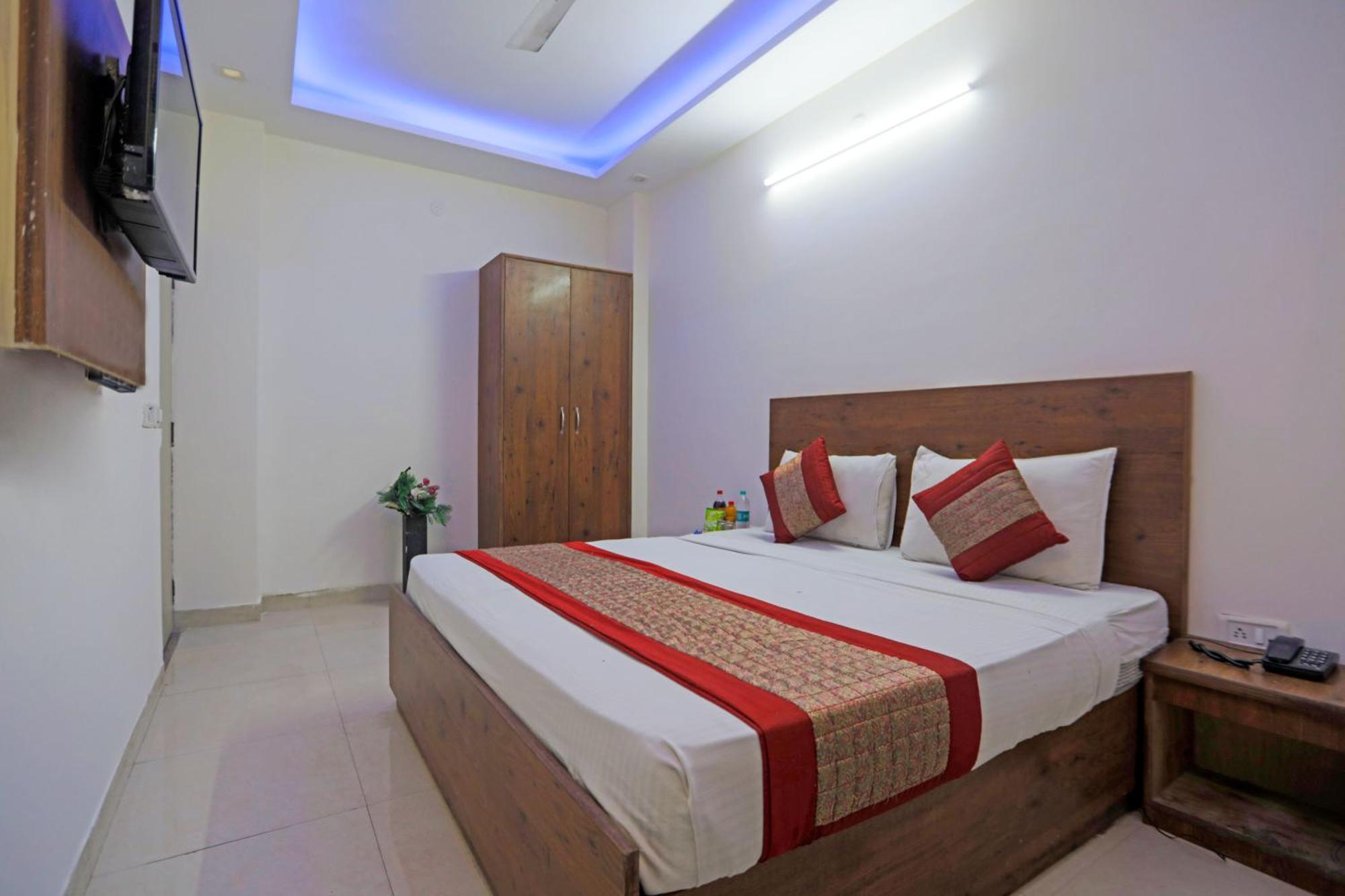 Moody Moon Hotel New Delhi