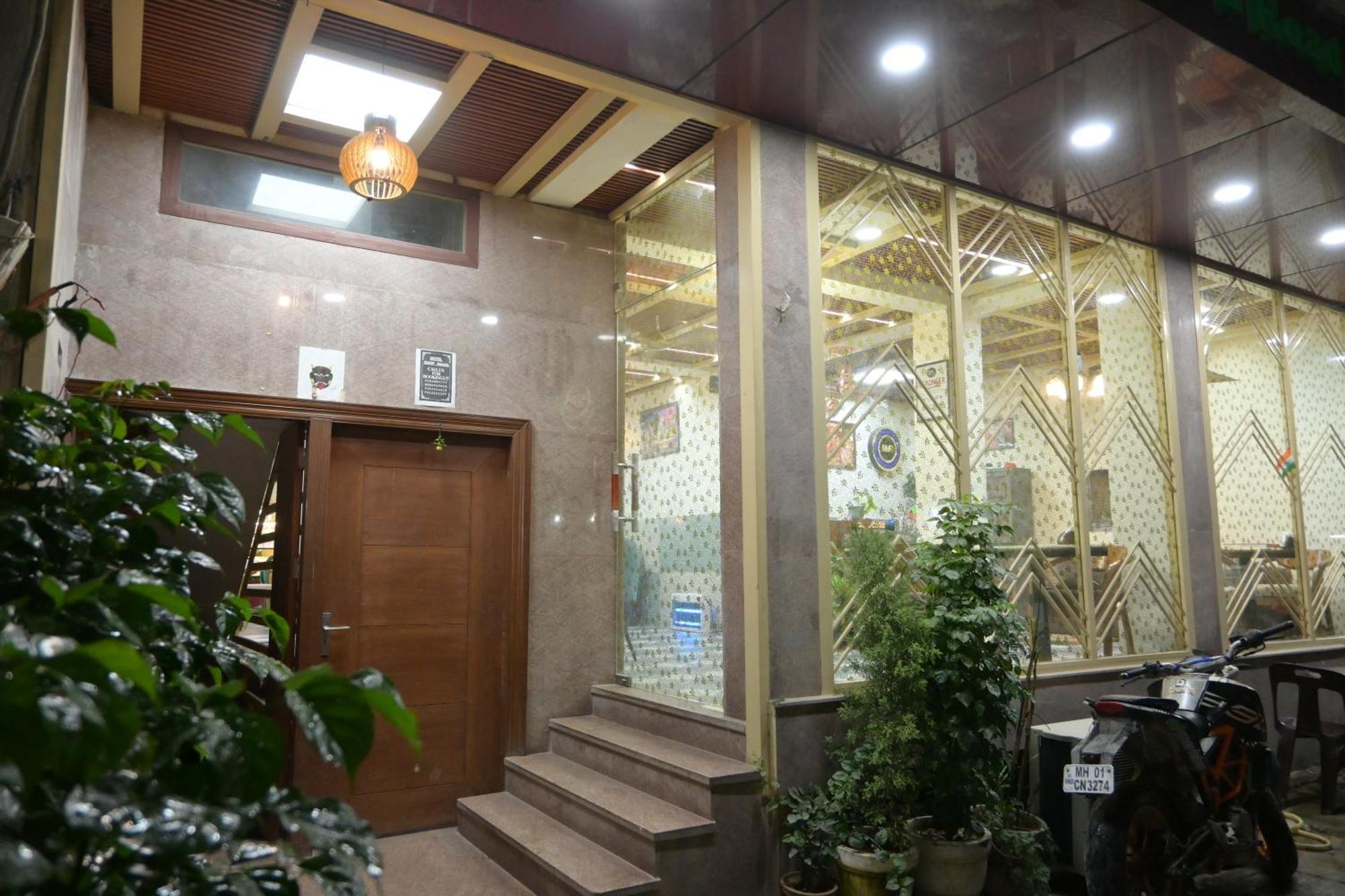 Roop Mahal 2*