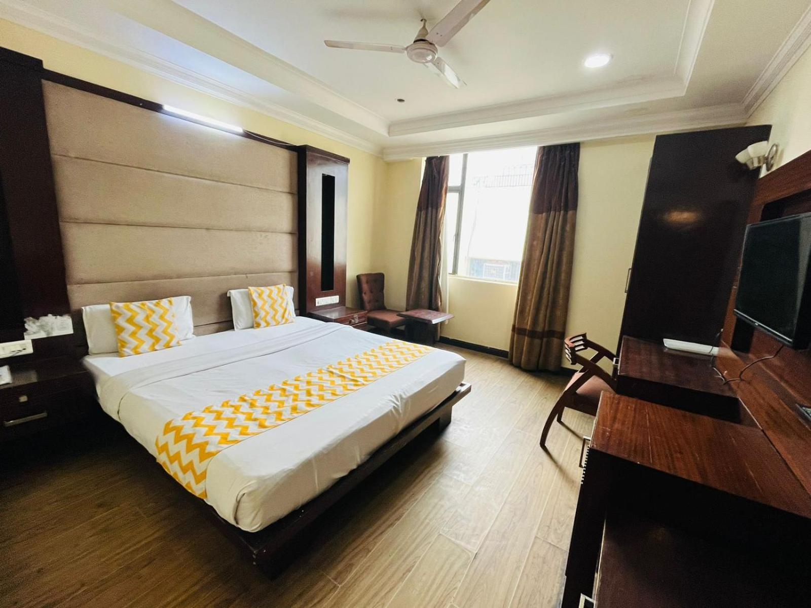Imp Erial - Kalka Ji Apartment New Delhi