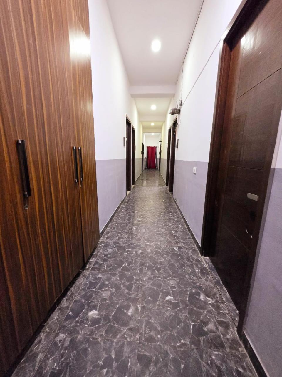 Bed & Breakfast Kd Plaza - Ignou Road Saket New Delhi