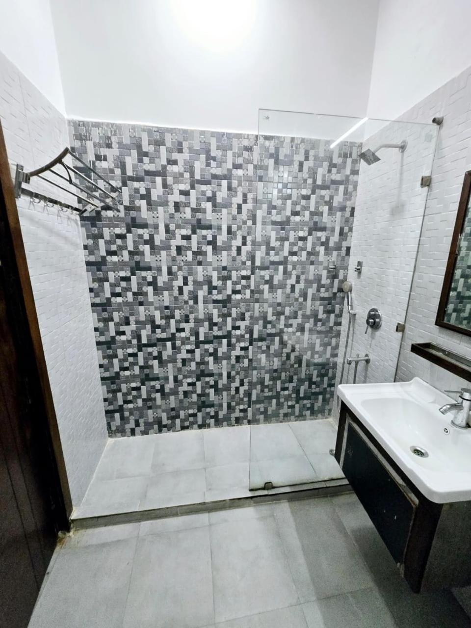 Bed & Breakfast Kd Plaza - Ignou Road Saket