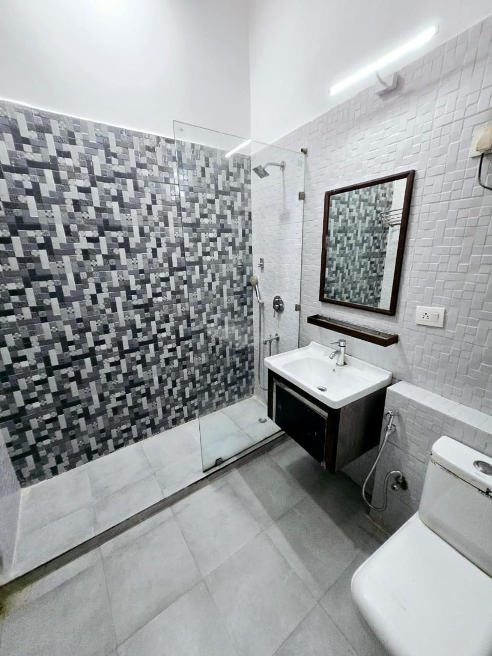 Kd Plaza - Ignou Road Saket Bed & Breakfast New Delhi