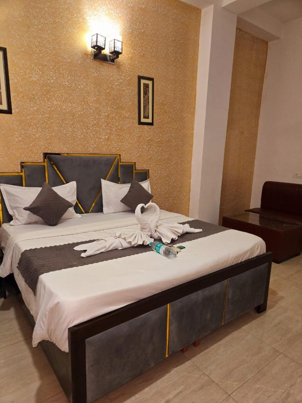 Kd Plaza - Ignou Road Saket Bed & Breakfast *