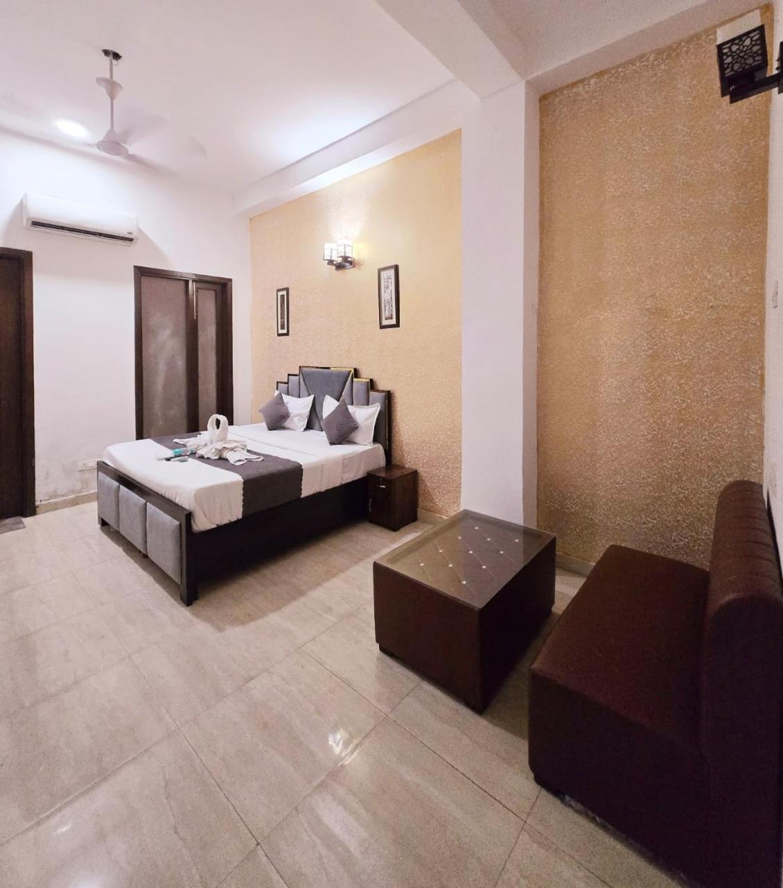 Bed & Breakfast Kd Plaza - Ignou Road Saket