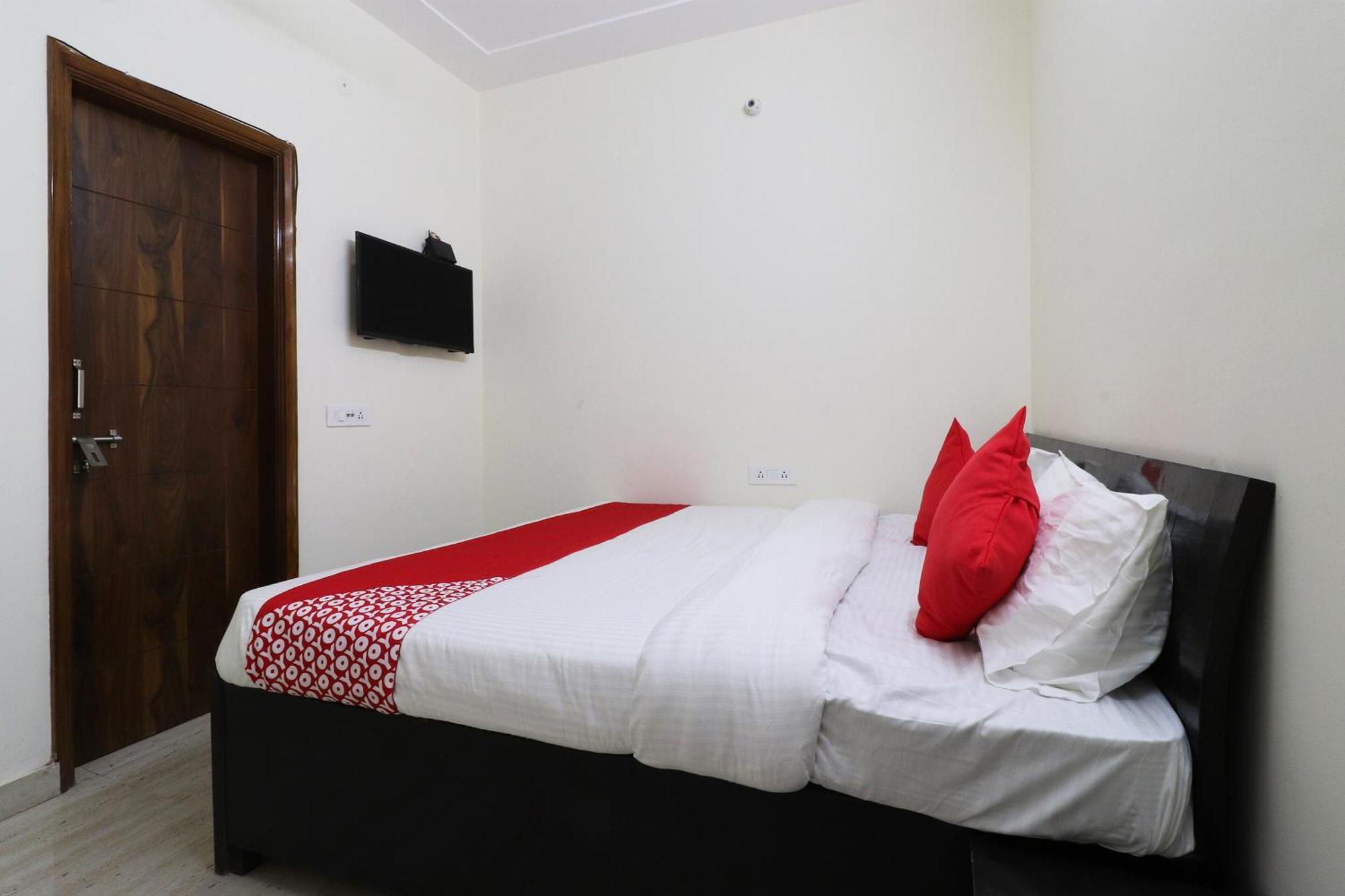 Hotel O Royal King Deluxe Delhi (National Capital Territory of India)