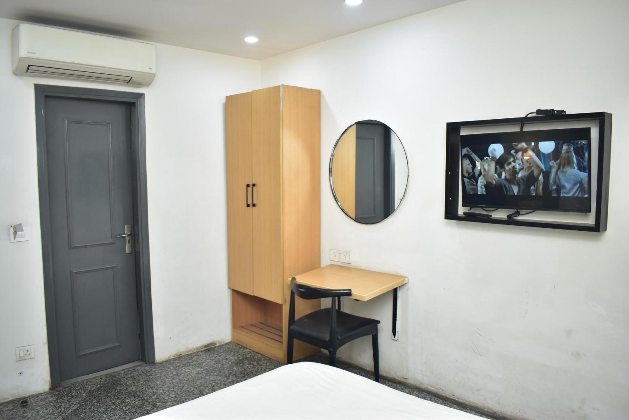 Golden Saffron By Qotel-punjabi Bagh