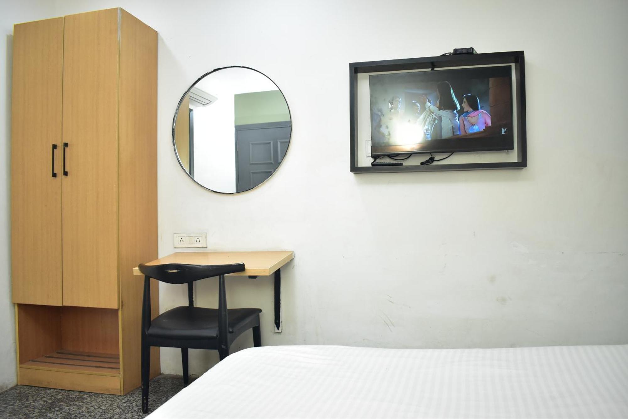 Hotel Golden Saffron By Qotel-punjabi Bagh