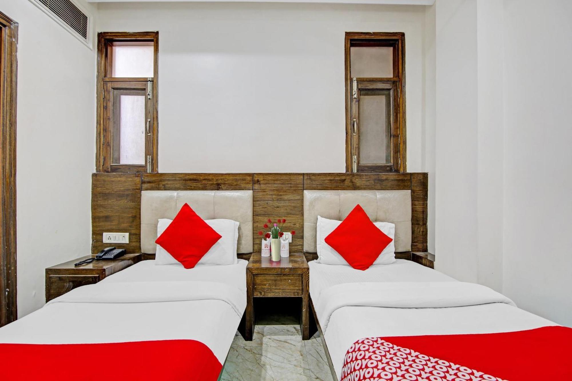 Super Oyo O Saffron Hotel New Delhi