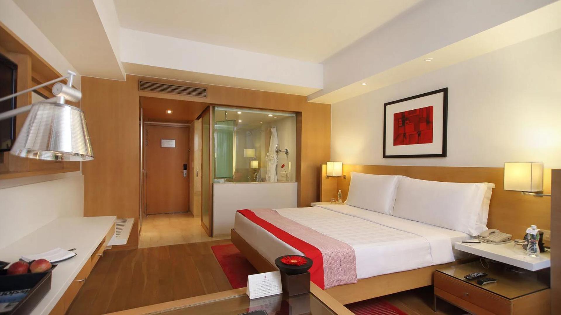 Hotel De Pacific Near Delhi Airport
