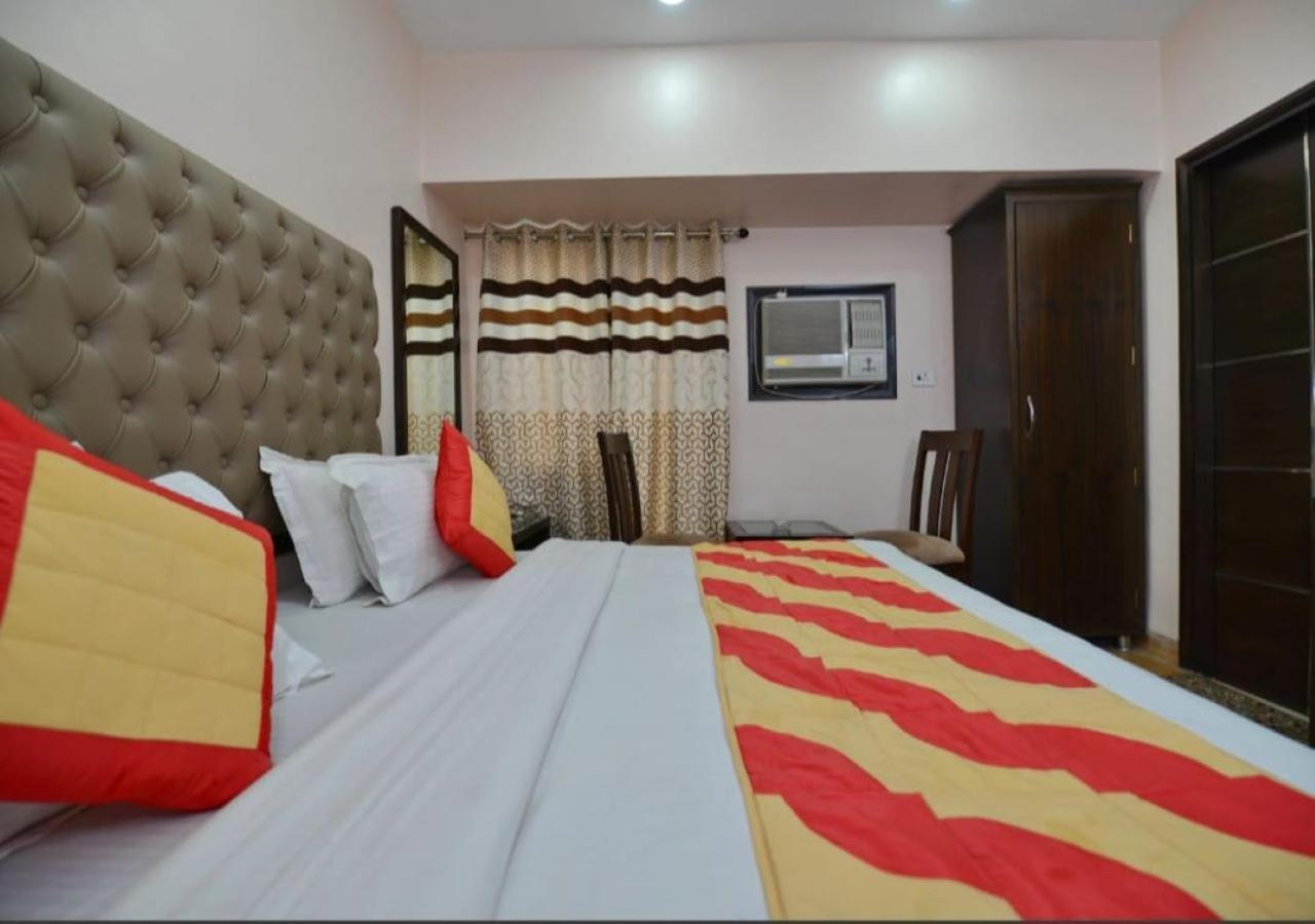Kabeer - Walking Railway Station Hotel New Delhi