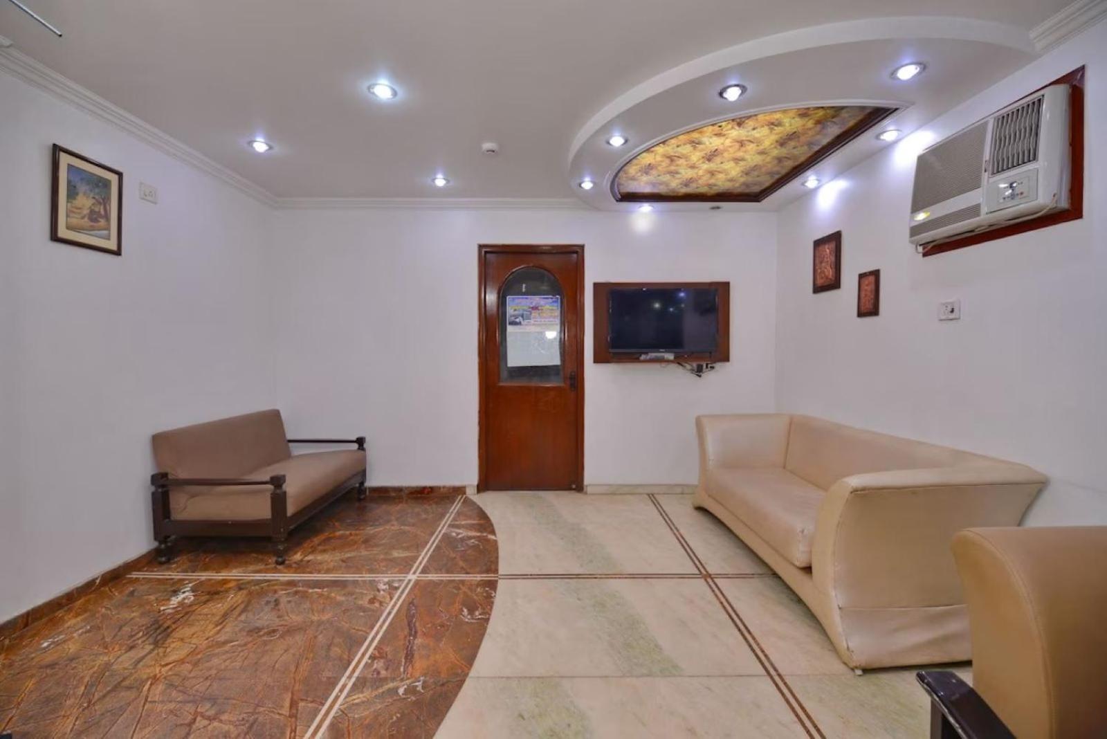 Kabeer - Walking Railway Station 3* New Delhi