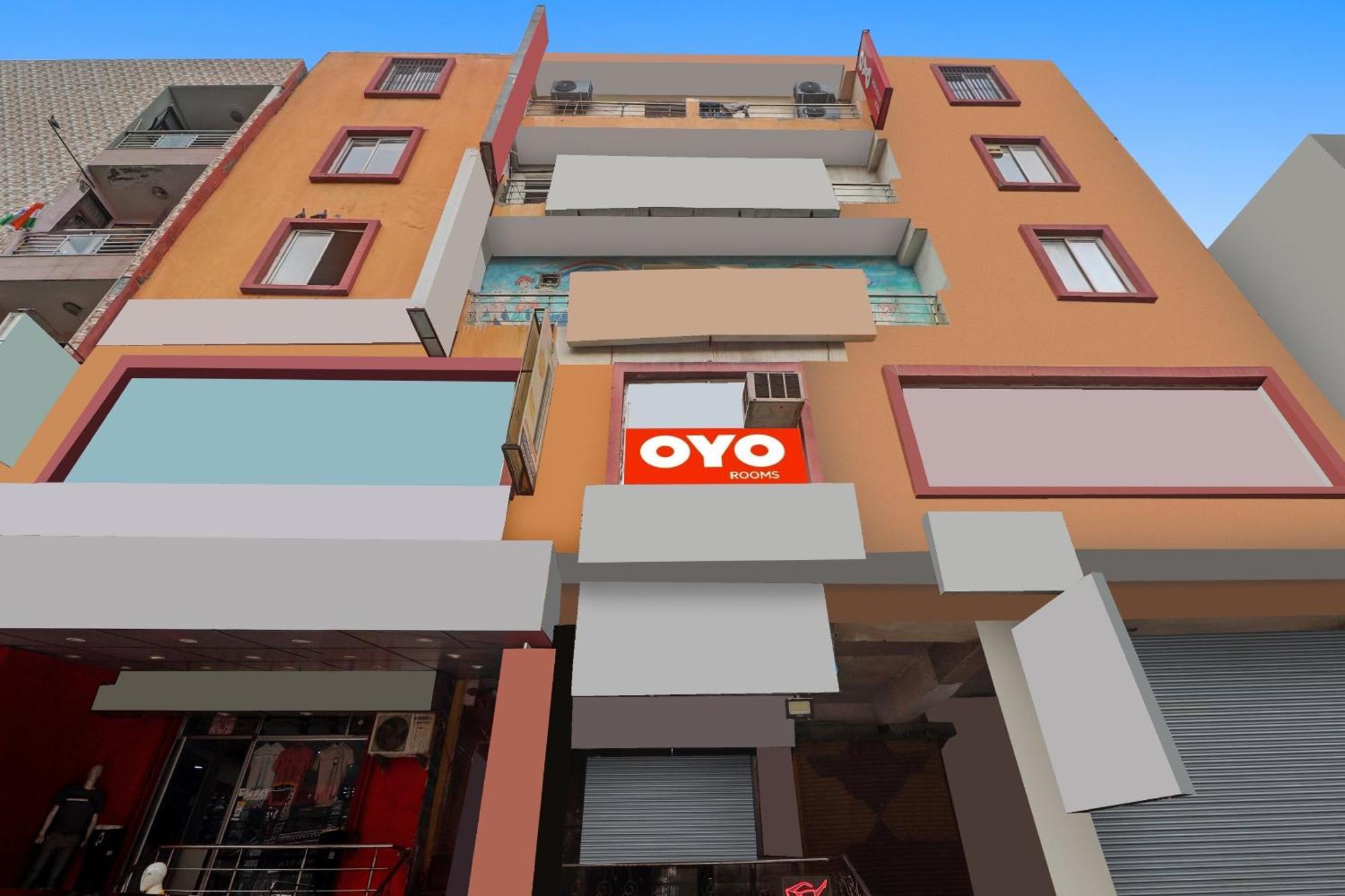 Hotel O Small Town Near Indira Gandhi International Airport 3*