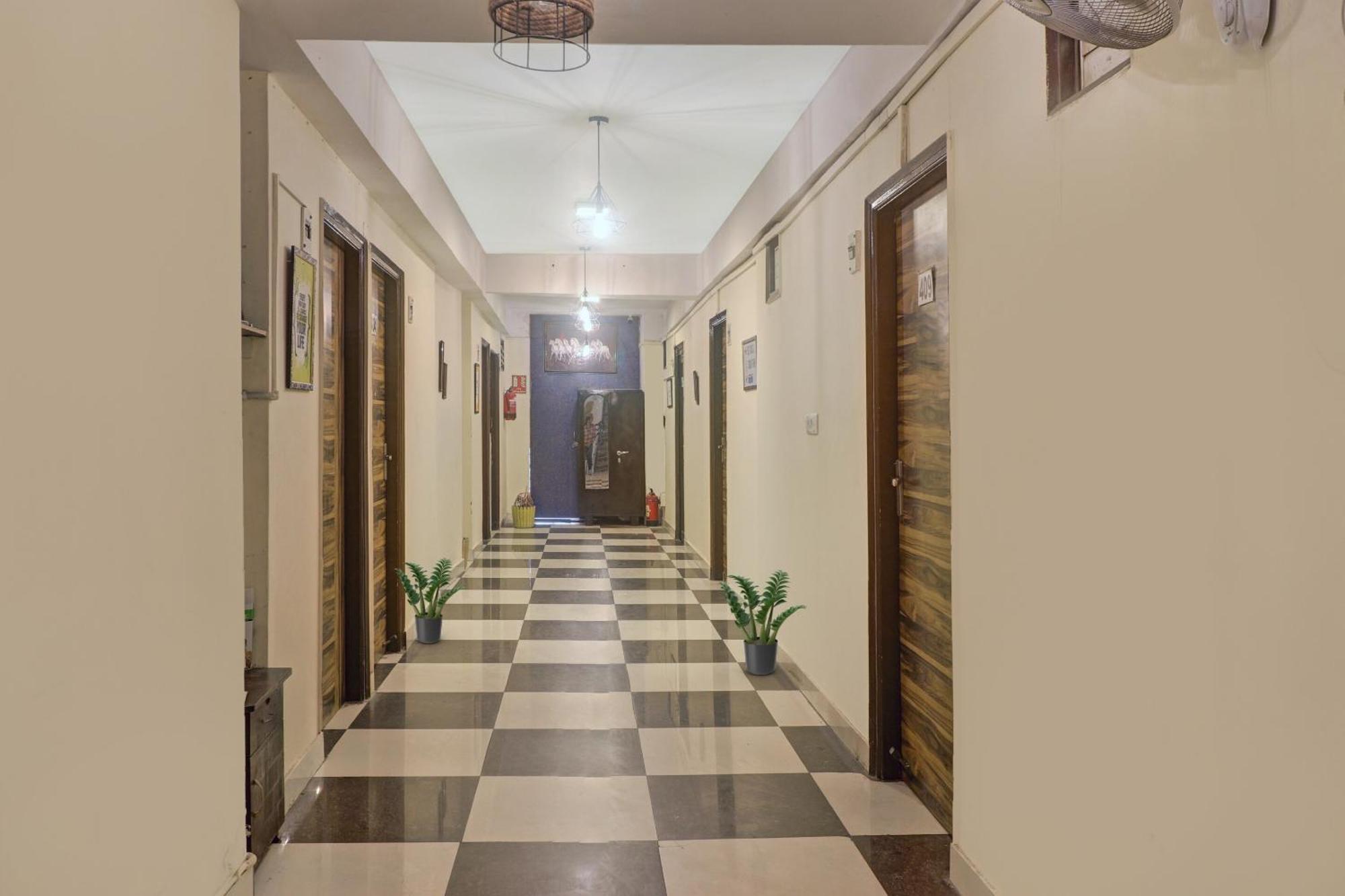 O Small Town Near Indira Gandhi International Airport Hotel