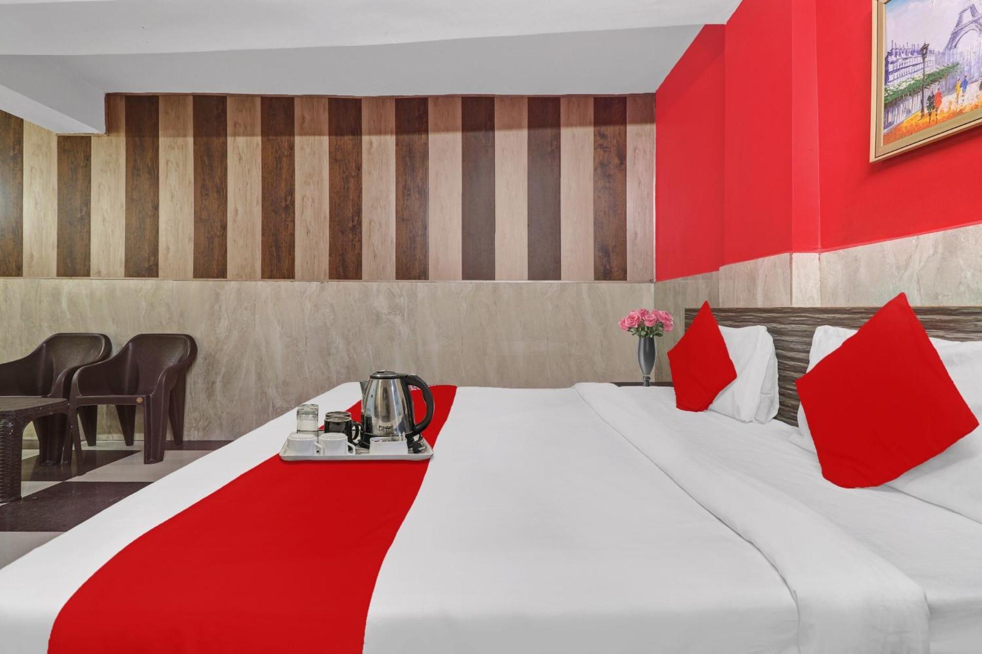 Hotel O Small Town Near Indira Gandhi International Airport