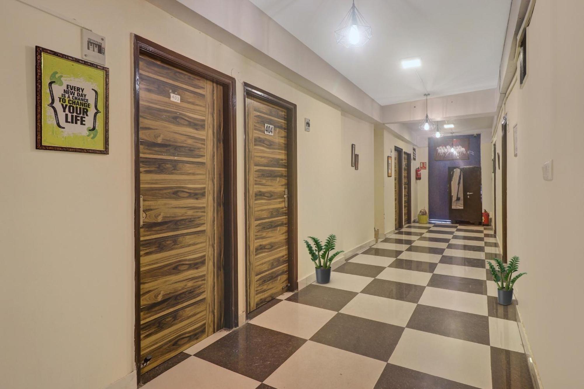 O Small Town Near Indira Gandhi International Airport Hotel New Delhi