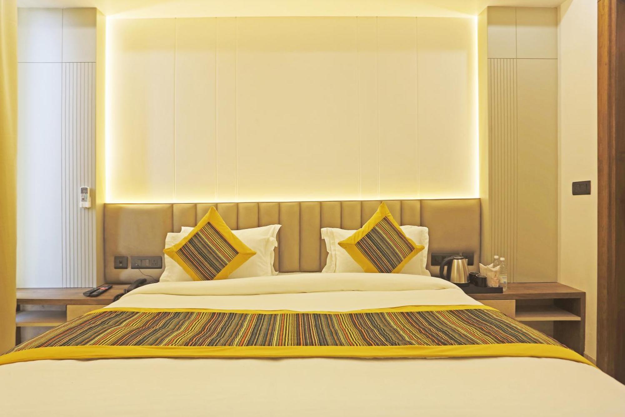 Mehul International -new Delhi Center Hotel