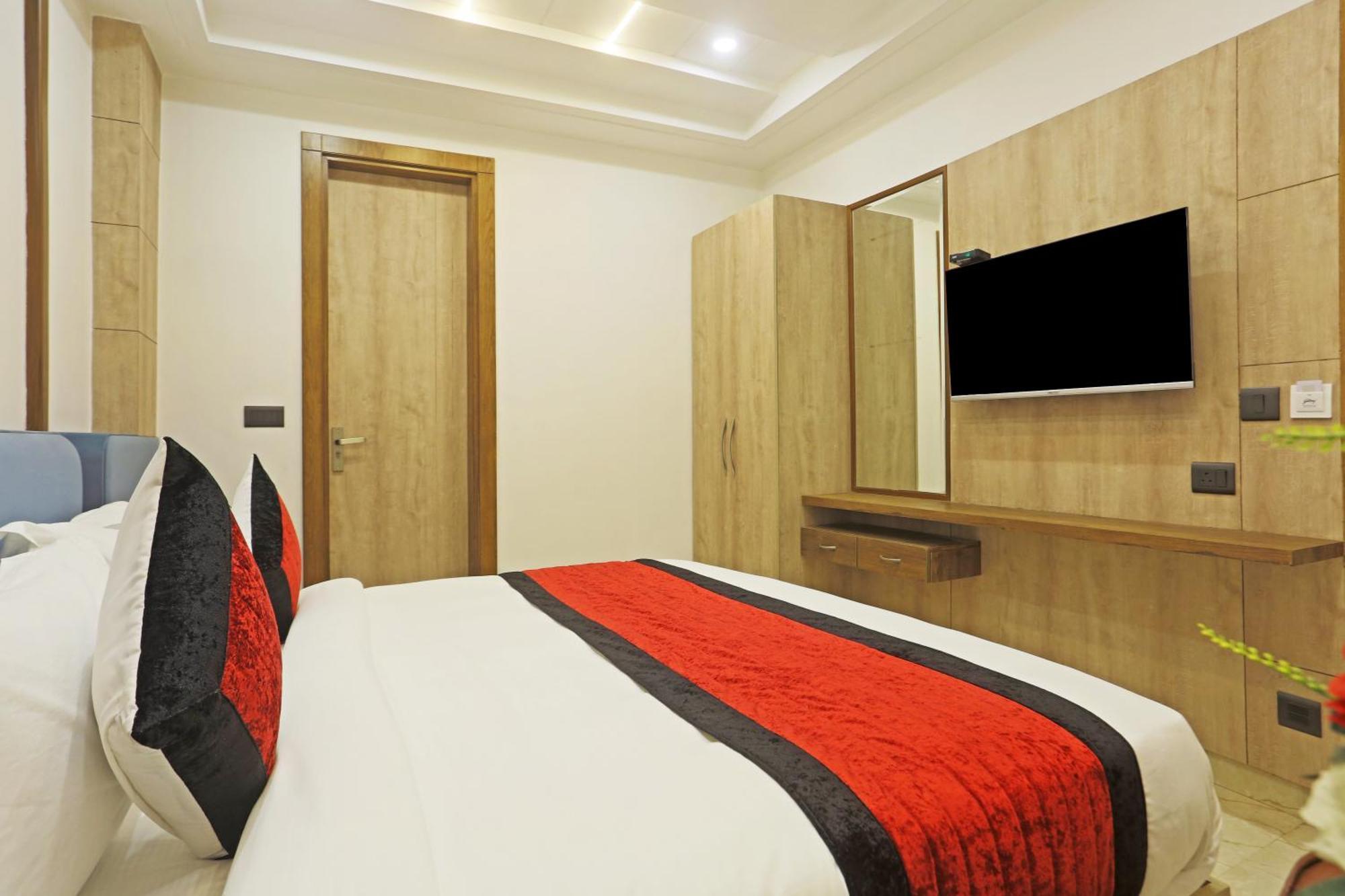 Mehul International -new Delhi Center 4*