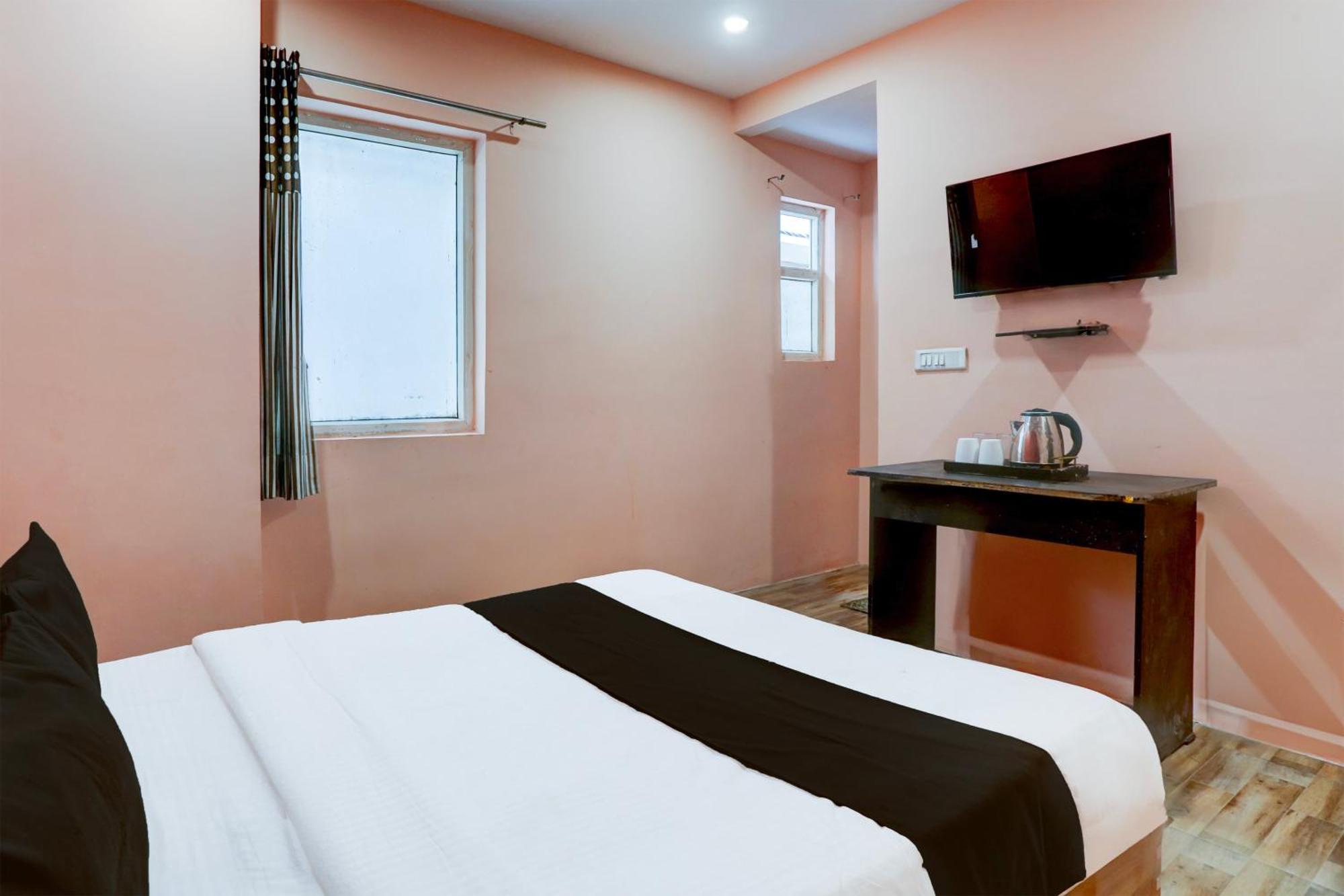 Hotel O S J Residency