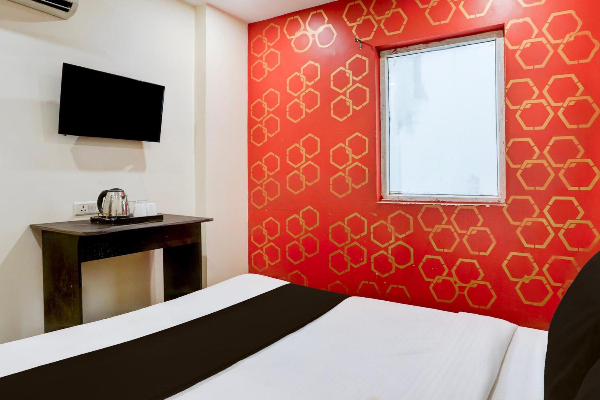 Hotel O S J Residency