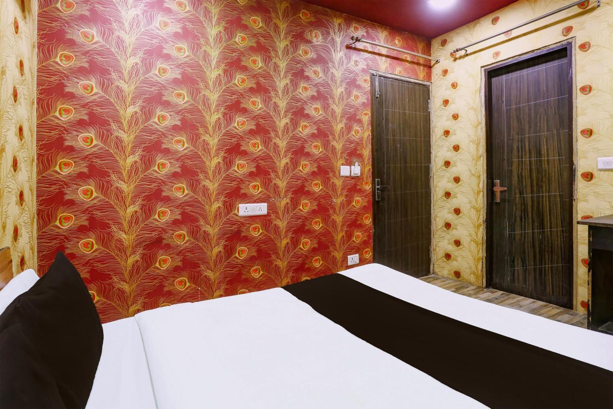 Hotel O S J Residency