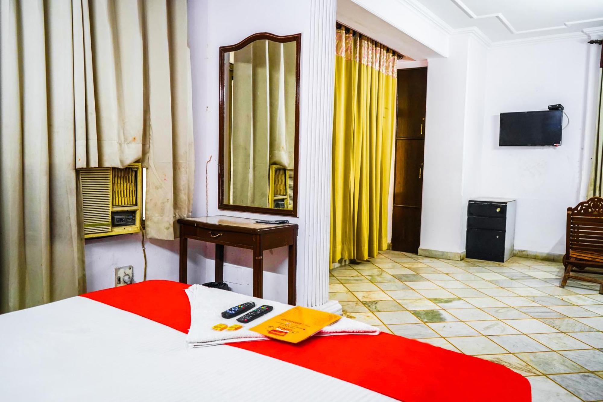 Iconic Residency - Near Ganga Ram Hospital Hotel
