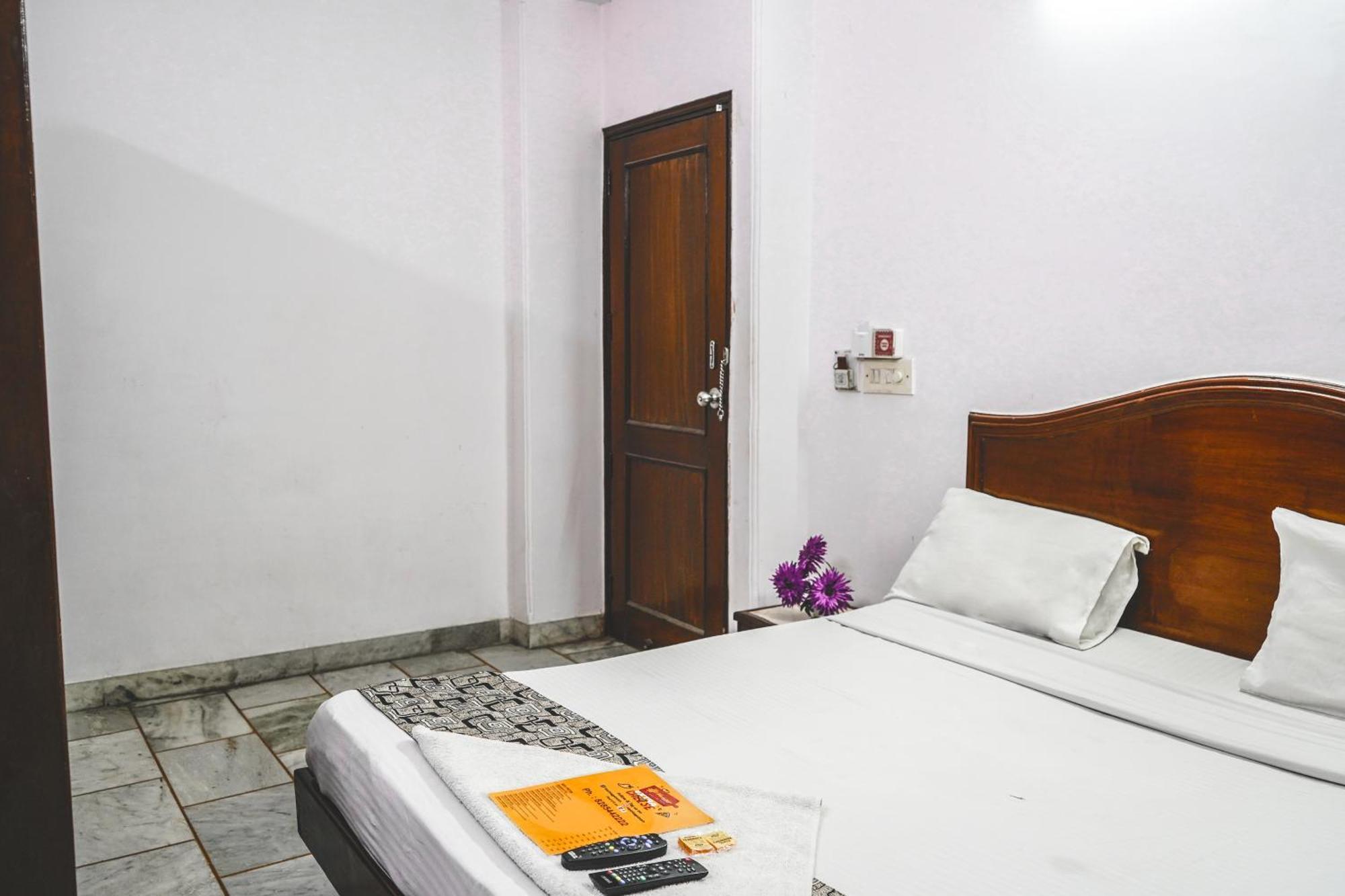 Hotel Iconic Residency - Near Ganga Ram Hospital 3*