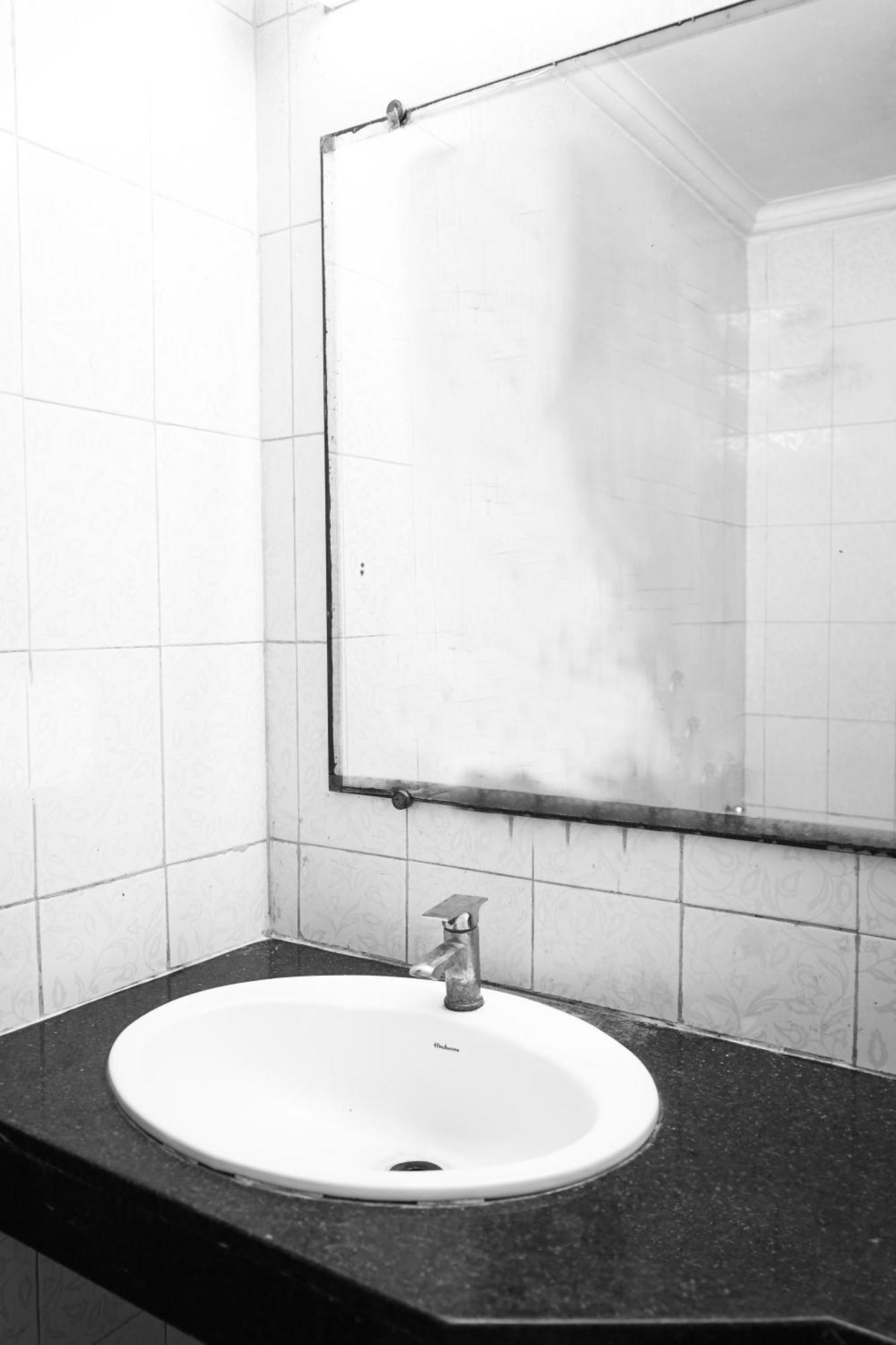 Hotel Iconic Residency - Near Ganga Ram Hospital 3*