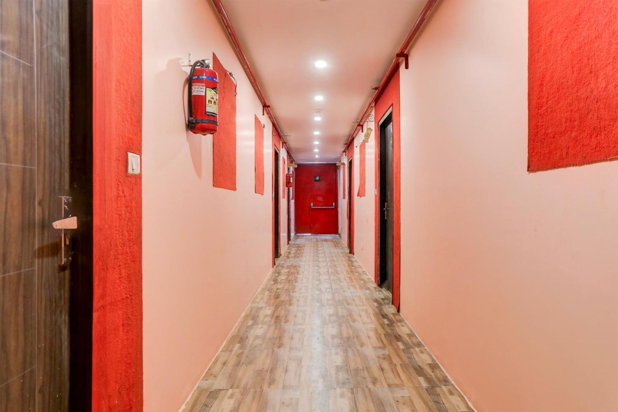 O S J Residency Hotel 3*