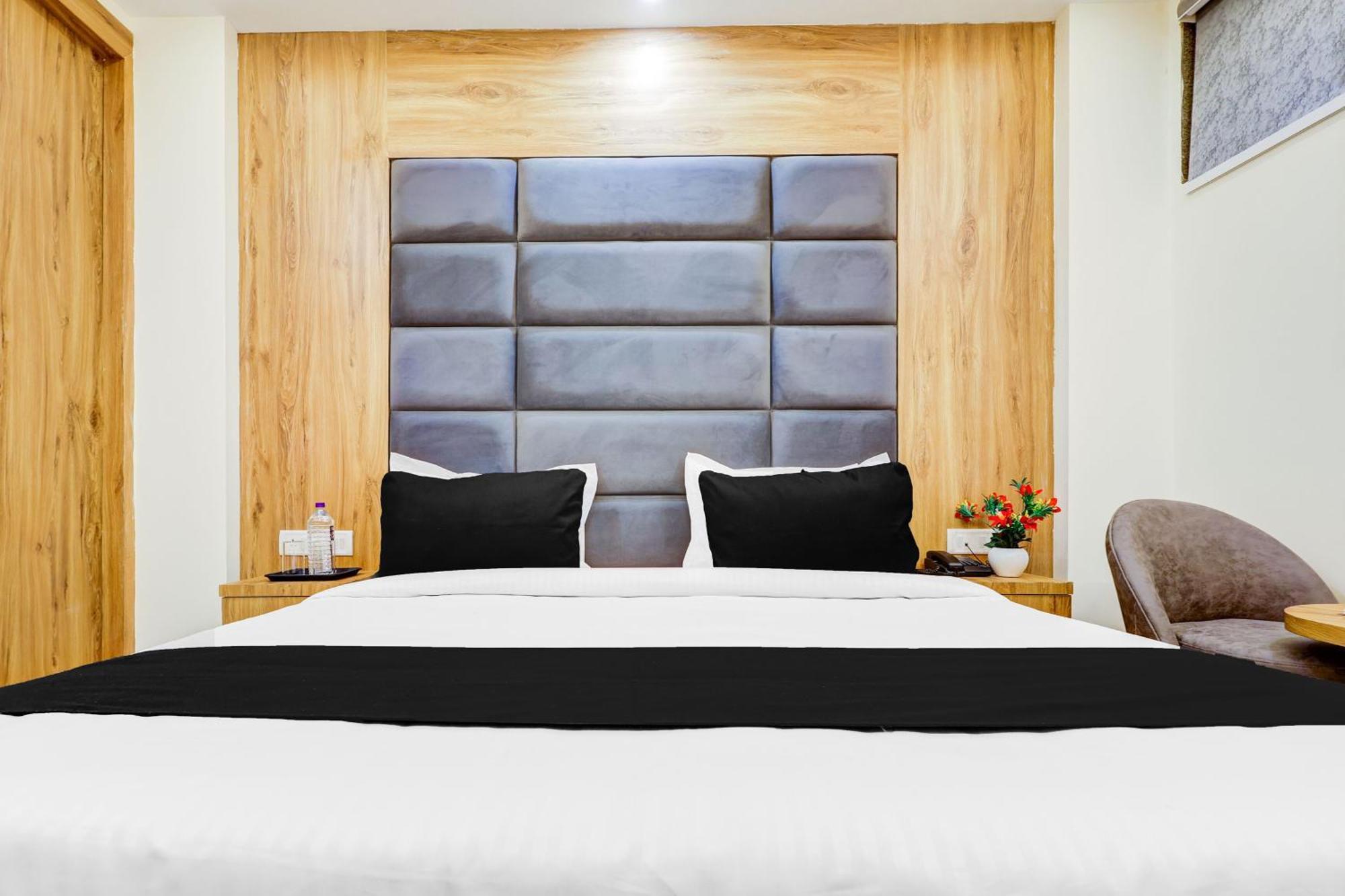Hotel O Manor Luxe Near Airport New Delhi