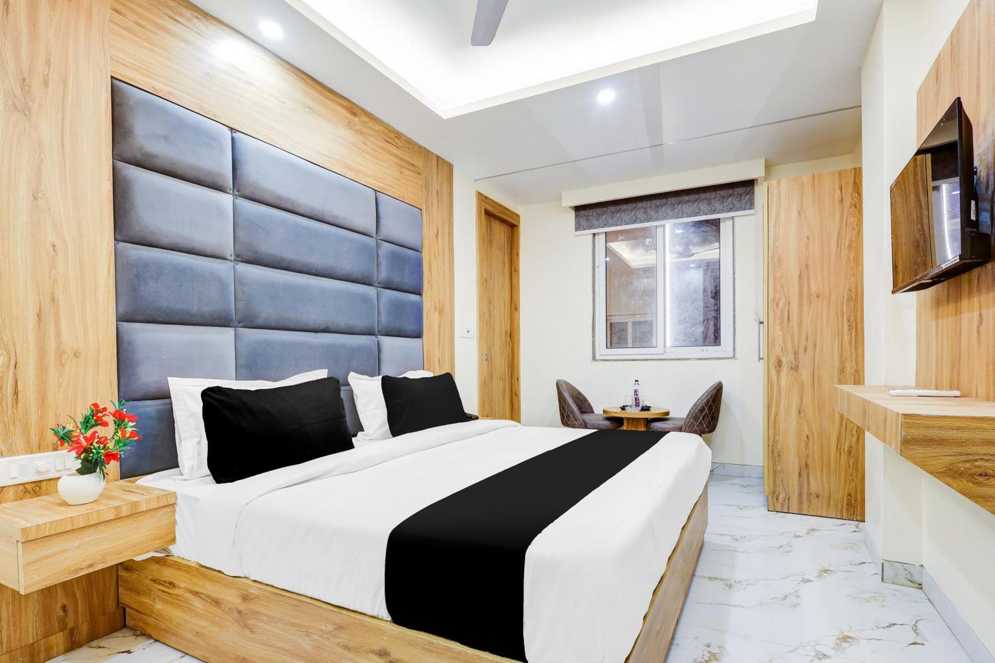 O Manor Luxe Near Airport Hotel