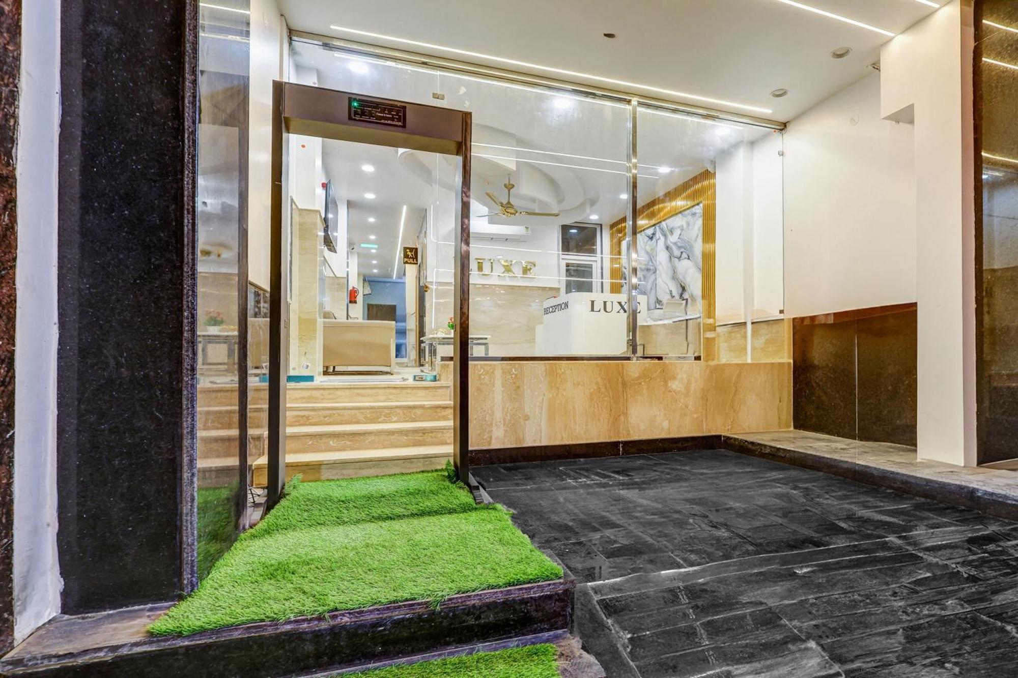 O Manor Luxe Near Airport Hotel 3*