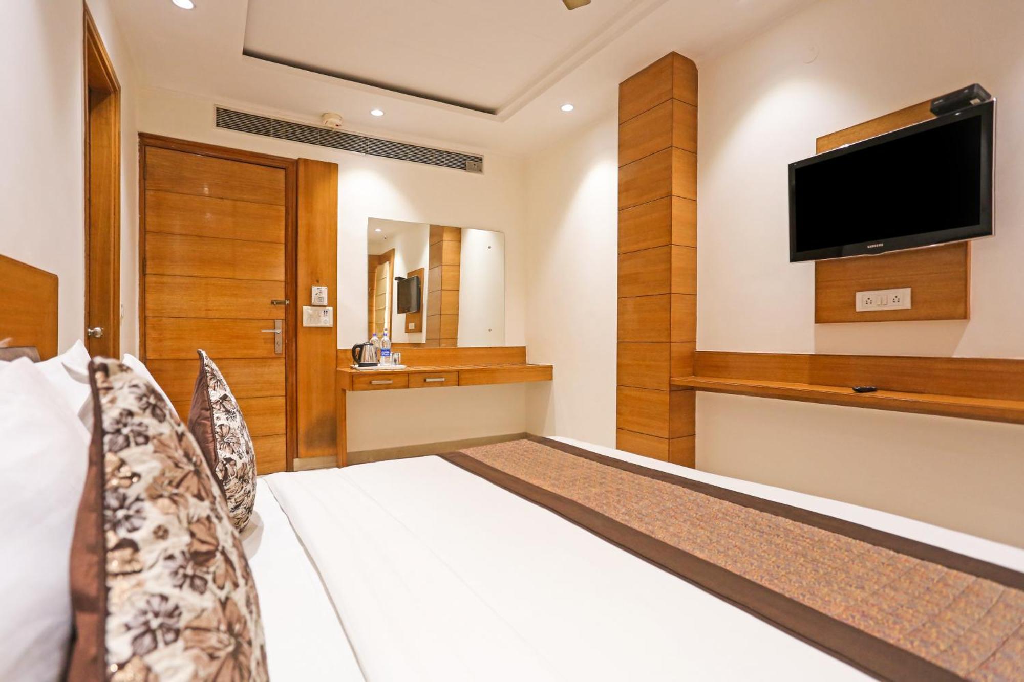Fortuner, Karol Bagh, New Hotel