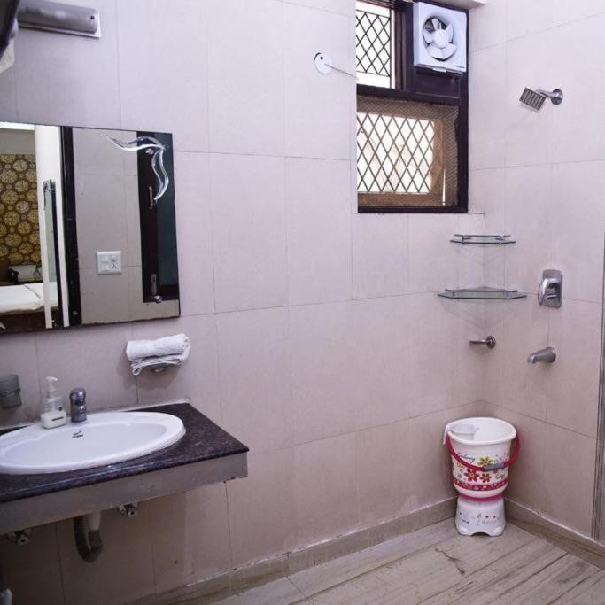 Royal 3* New Delhi