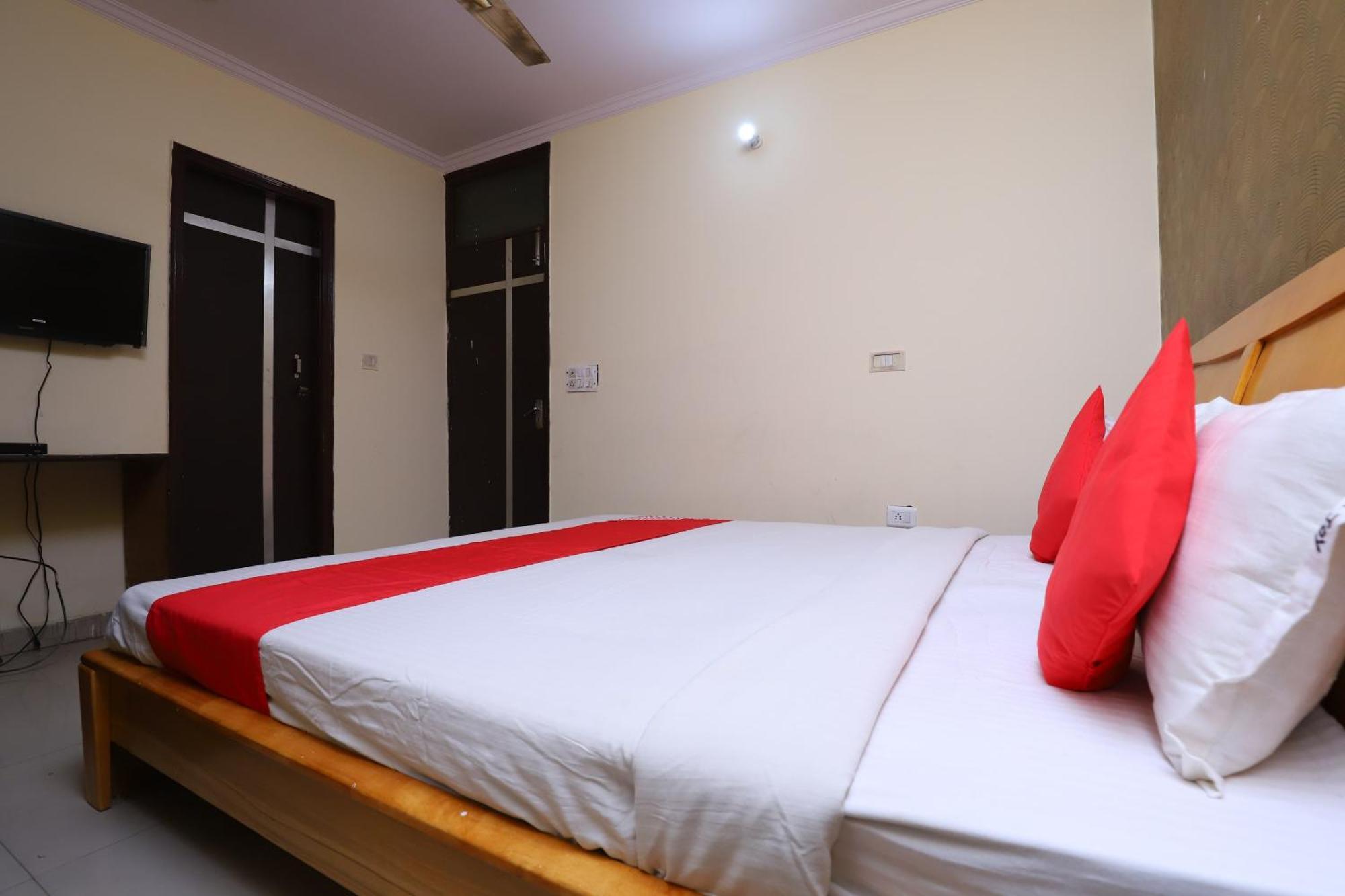 Hotel O J Joy New Delhi